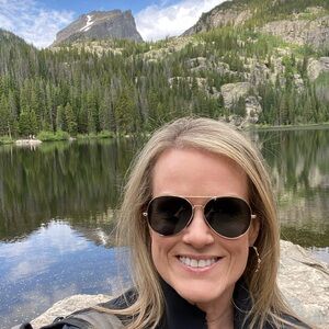 Meet your Posher, Holly